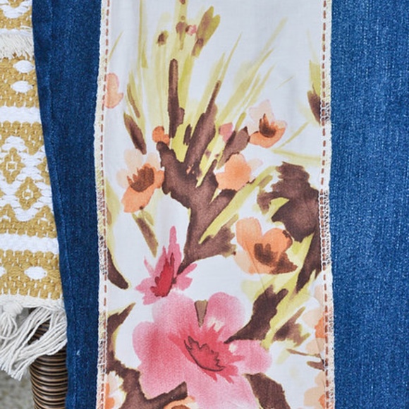 Upcycled Fashion to Figure Jeans | Patched | - Picture 3 of 5